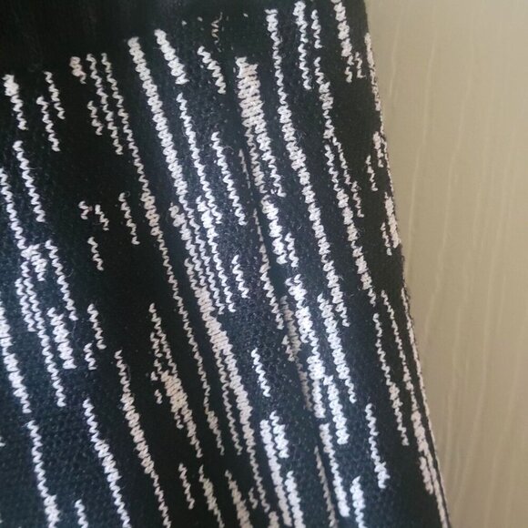 Romeo + Juliet Couture Women's Black & White Knit A-Line Mini Skirt- S - Picture 8 of 8